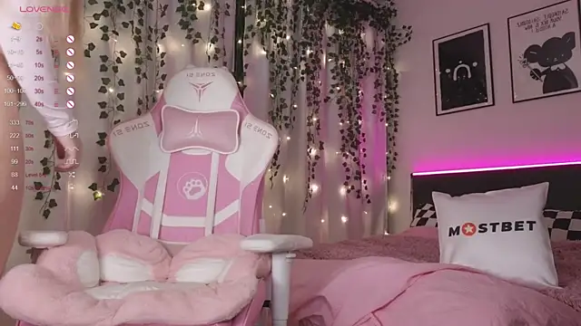 Snapshot of jelli_jenni chatting on December 16, 5:06 am jelli jenni online show from December 16, 5:06 am