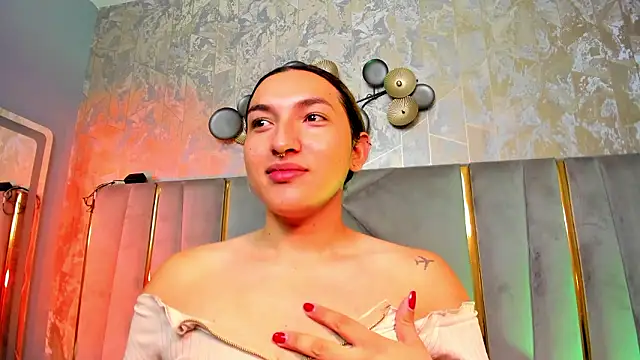 TomLondon  online show from February 1, 11:53 am