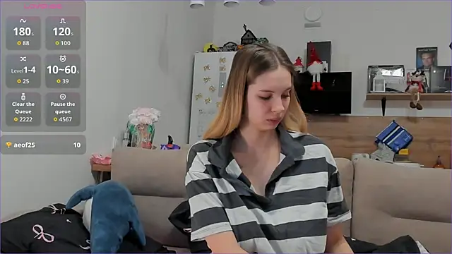 Snapshot of Girl_alone_home chatting on February 6, 3:48 pm Girl alone home online show from February 6, 3:48 pm