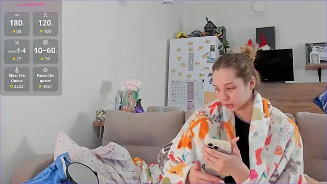 Snapshot of Girl_alone_home chatting on February 19, 3:57 am Girl alone home online show from February 19, 3:57 am