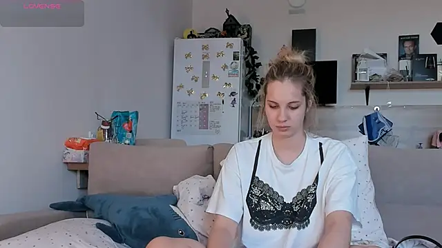 Girl alone home online show from May 25, 2:23 pm