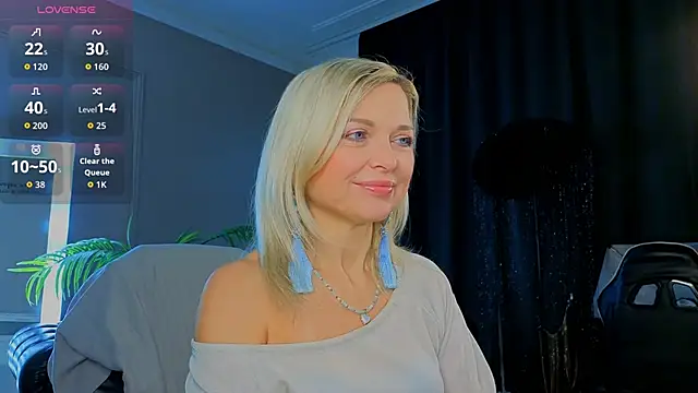 Gloria Lovely online show from December 19, 10:44 am