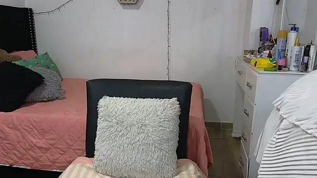 charlotte 077 online show from December 16, 3:44 am