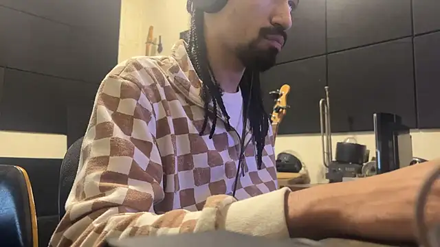 hotcamboy420 online show from November 26, 3:51 am