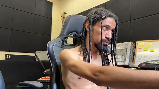 hotcamboy420 online show from May 5, 5:21 pm