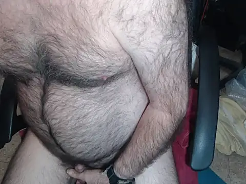 Snapshot of sohorneydad13 chatting on November 10, 8:19 pm sohorneydad13 online show from November 10, 8:19 pm