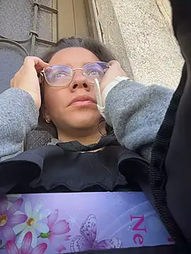 karlamorris  online show from February 5, 1:49 pm