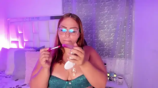 LeahxBarker online show from April 16, 1:28 am