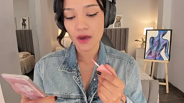 renee shelby  online show from December 3, 11:57 pm