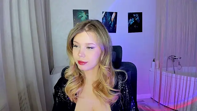 FollowLovee online show from March 11, 7:42 pm