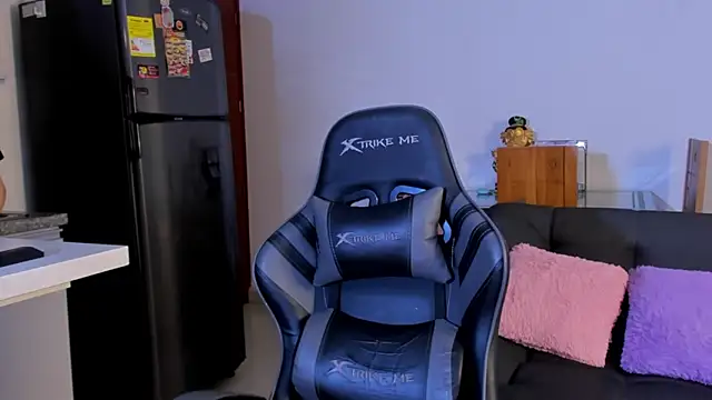 Amypond   online show from April 11, 7:29 pm