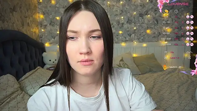 Snapshot of ChloeMillerMeow chatting on February 28, 8:28 pm ChloeMillerMeow online show from February 28, 8:28 pm