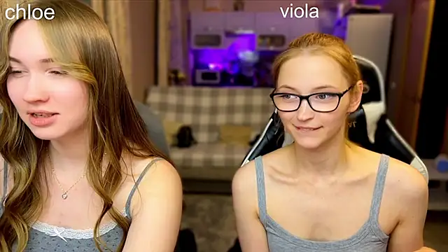 Snapshot of ChloeMillerMeow chatting on October 3, 10:40 pm ChloeMillerMeow online show from October 3, 10:40 pm