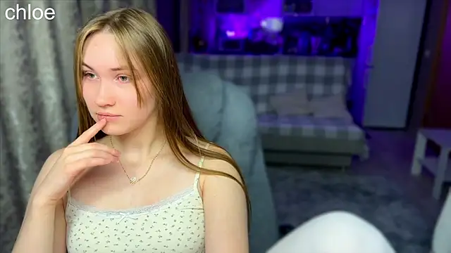 Snapshot of ChloeMillerMeow chatting on October 7, 7:11 pm ChloeMillerMeow online show from October 7, 7:11 pm