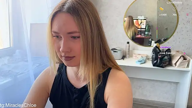 Snapshot of ChloeMillerMeow chatting on April 1, 8:59 am ChloeMillerMeow online show from April 1, 8:59 am