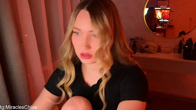 Snapshot of ChloeMillerMeow chatting on April 6, 4:19 pm ChloeMillerMeow online show from April 6, 4:19 pm