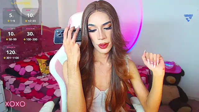 camila hootie online show from February 8, 8:01 pm