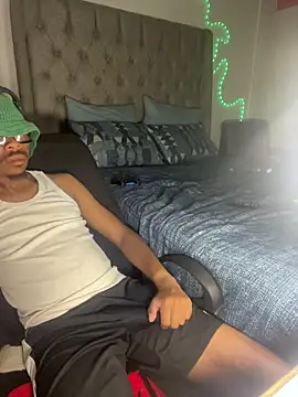 Snapshot of JaroDawg47 chatting on January 6, 7:06 pm JaroDawg47 online show from January 6, 7:06 pm