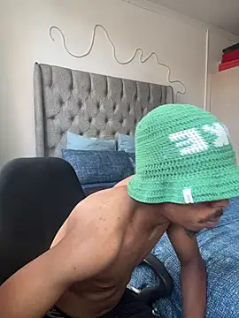 Snapshot of JaroDawg47 chatting on January 8, 1:46 pm JaroDawg47 online show from January 8, 1:46 pm