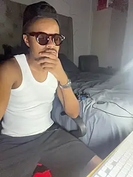 Snapshot of JaroDawg47 chatting on February 23, 5:54 pm JaroDawg47 online show from February 23, 5:54 pm