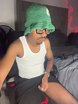 Snapshot of JaroDawg47 chatting on March 18, 6:55 pm JaroDawg47 online show from March 18, 6:55 pm