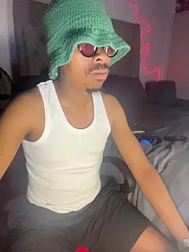 Snapshot of JaroDawg47 chatting on March 19, 5:28 pm JaroDawg47 online show from March 19, 5:28 pm