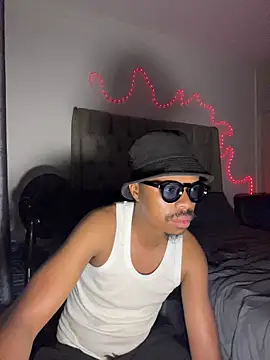 Snapshot of JaroDawg47 chatting on April 1, 6:38 pm JaroDawg47 online show from April 1, 6:38 pm