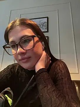 RinaCat online show from March 6, 8:30 am