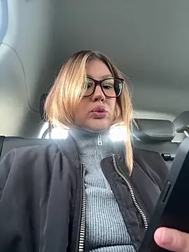 RinaCat online show from October 13, 5:18 am