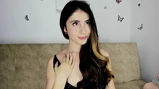 Nicol Swift  online show from December 19, 2:23 am