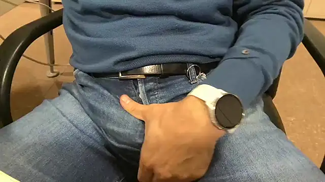 alessandroman2114 online show from November 18, 5:39 pm