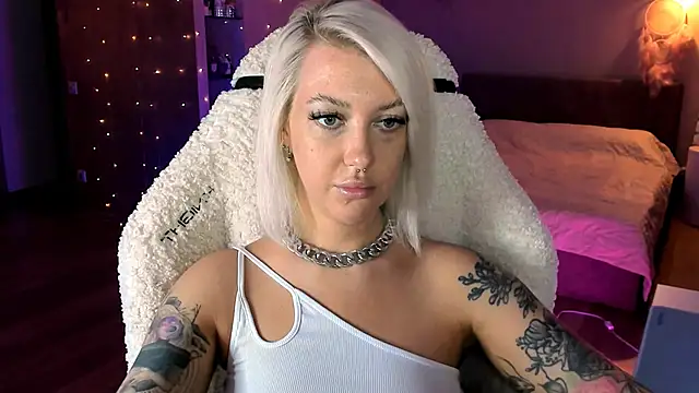 tykioty Miley online show from December 5, 12:25 pm