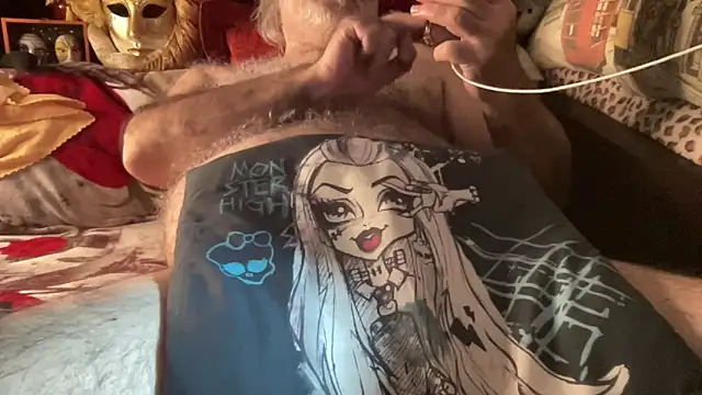Snapshot of EroticVenetian chatting on June 5, 6:09 am EroticVenetian online show from June 5, 6:09 am