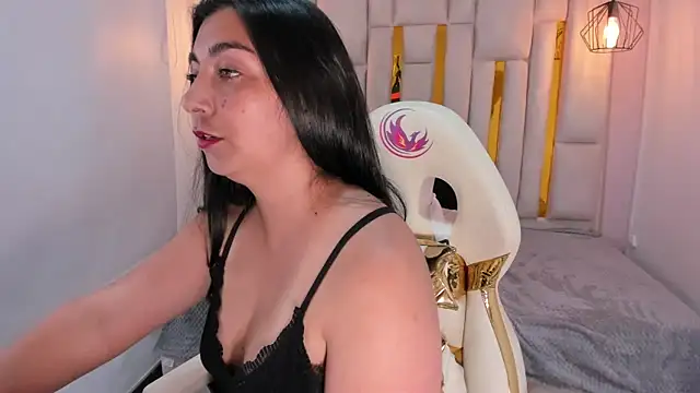 Karla hernandez  online show from February 6, 5:09 pm