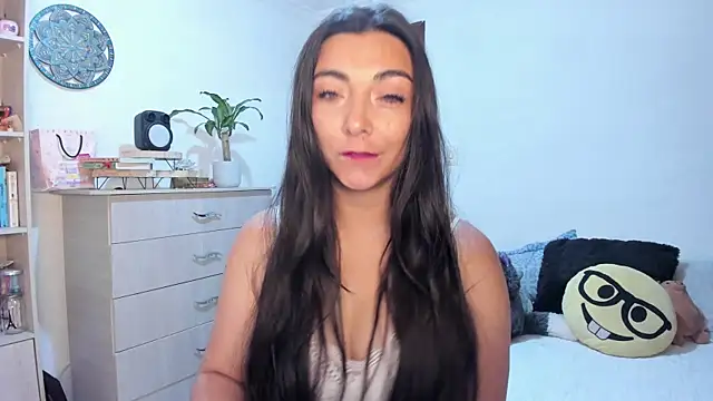 Snapshot of Karla_hernandez_ chatting on July 8, 10:42 am Karla hernandez online show from July 8, 10:42 am