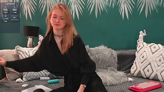 Alexandra Demore online show from March 1, 11:47 pm