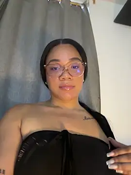 ashley Tompson1 online show from February 26, 11:20 am