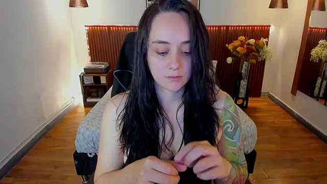 KatherineBond online show from May 8, 7:08 pm