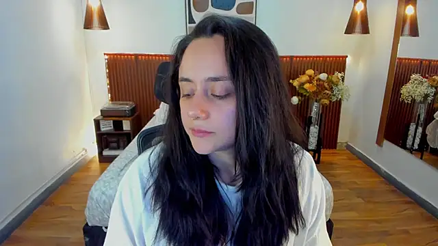 KatherineBond online show from May 9, 4:01 pm