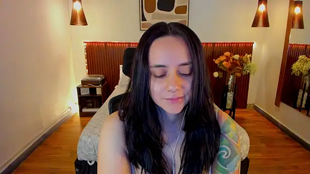 KatherineBond online show from May 16, 8:18 pm