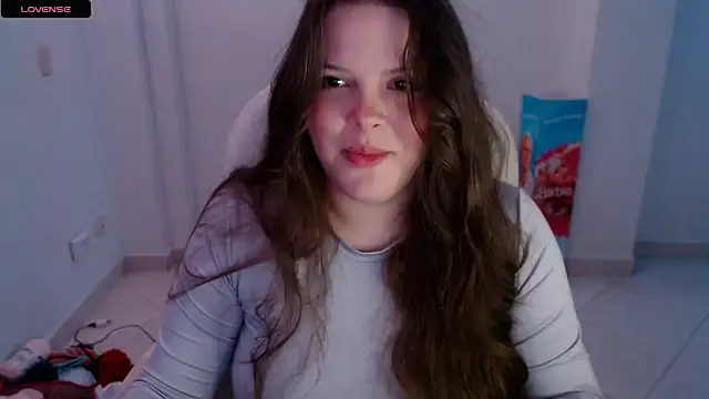 Snapshot of Gabiwaifu chatting on December 14, 12:01 am Gabiwaifu online show from December 14, 12:01 am