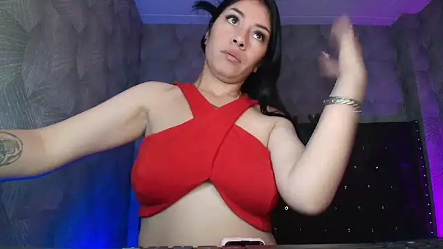 AnnaliOlsenX online show from May 27, 6:16 pm