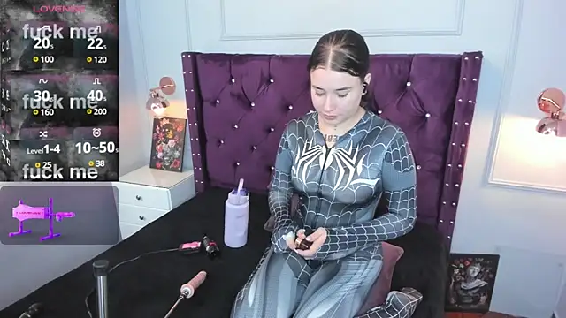 Danee 19  online show from December 27, 12:34 pm