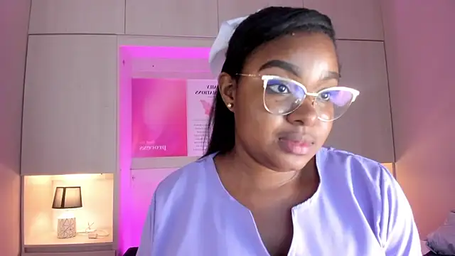 tamaraa smiith online show from December 3, 8:07 pm