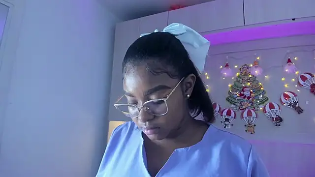 tamaraa smiith online show from December 4, 8:39 pm