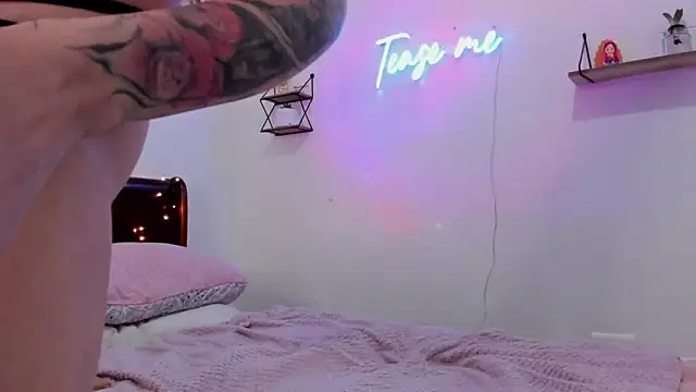 Manuela monroe online show from December 3, 9:57 pm