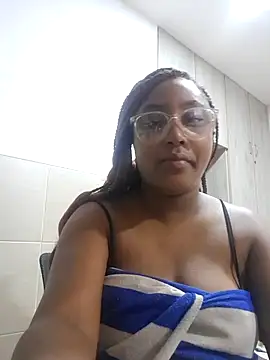 Adelehottman online show from May 16, 1:32 pm