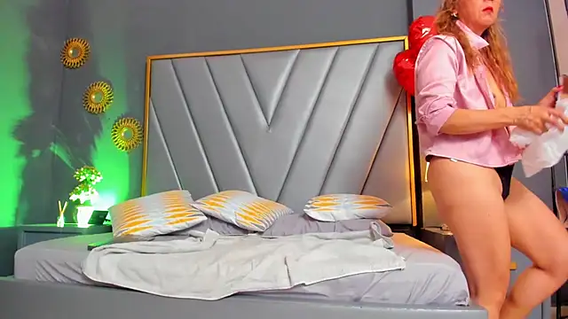 BrendaAdams  online show from February 19, 10:56 am