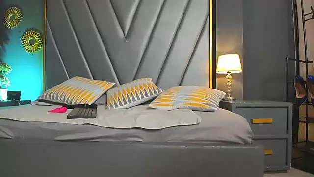 BrendaAdams  online show from February 24, 11:32 am