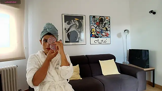 Arya 33 online show from October 28, 9:46 am